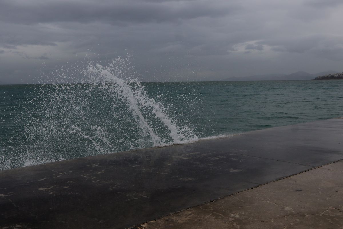 Κύματα Φλοίσβος Πηγή: EUROKINISSI/ ΓΙΑΝΝΗΣ ΠΑΝΑΓΟΠΟΥΛΟΣ