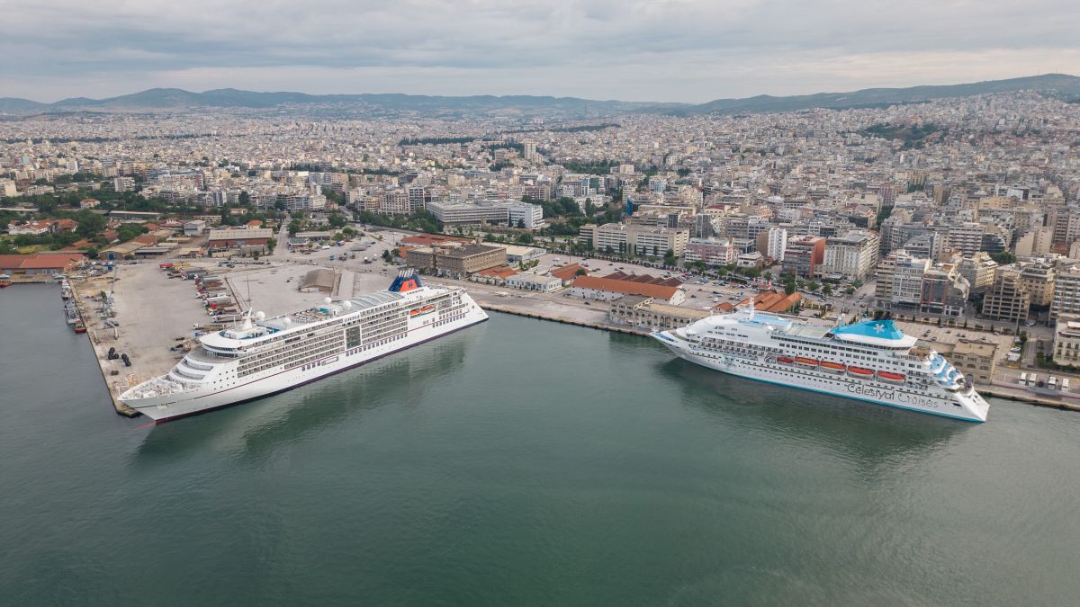 Δύο Κρουαζιερόπλοια στο λιμάνι της Θεσσαλονίκης. Πηγή: ΟΛΘ