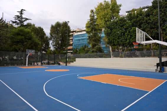 Ολοκληρώθηκαν οι εργασίες ανακαίνισης εννέα ανοιχτών γηπέδων μπάσκετ σε έξι αθλητικούς χώρους της πόλης Πηγή: Δήμος Αθηναίων