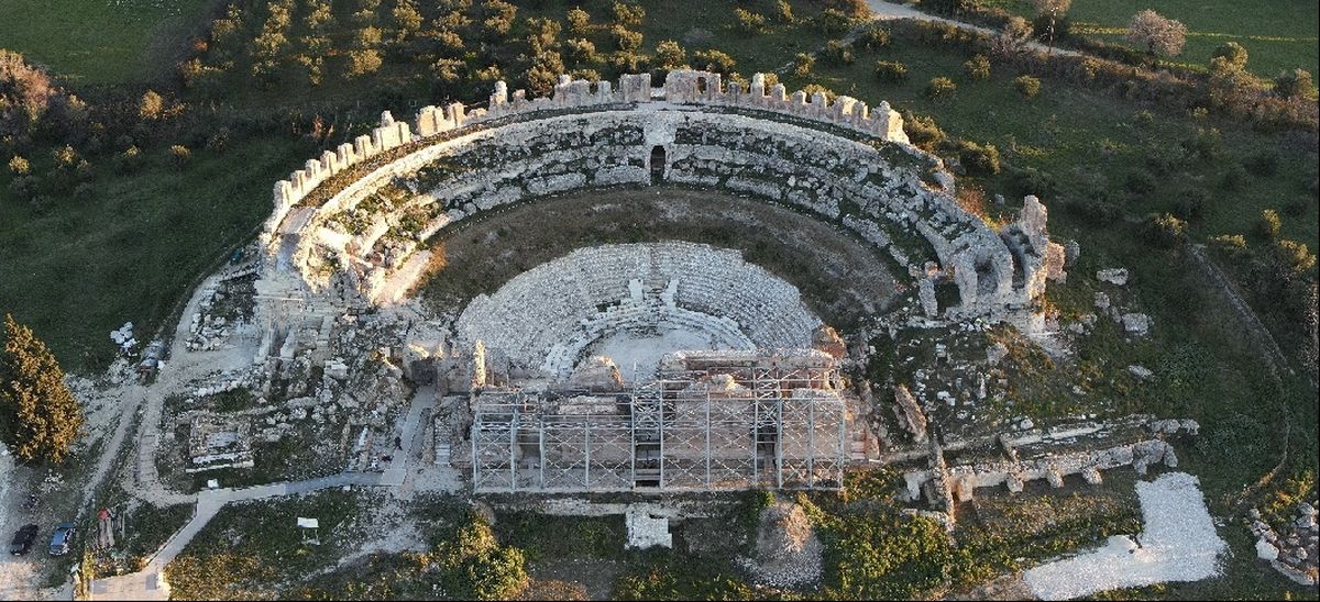 Άποψη του Θεάτρου της Νικόπολης από ψηλά Πηγη: Υπουργείο Πολιτισμού