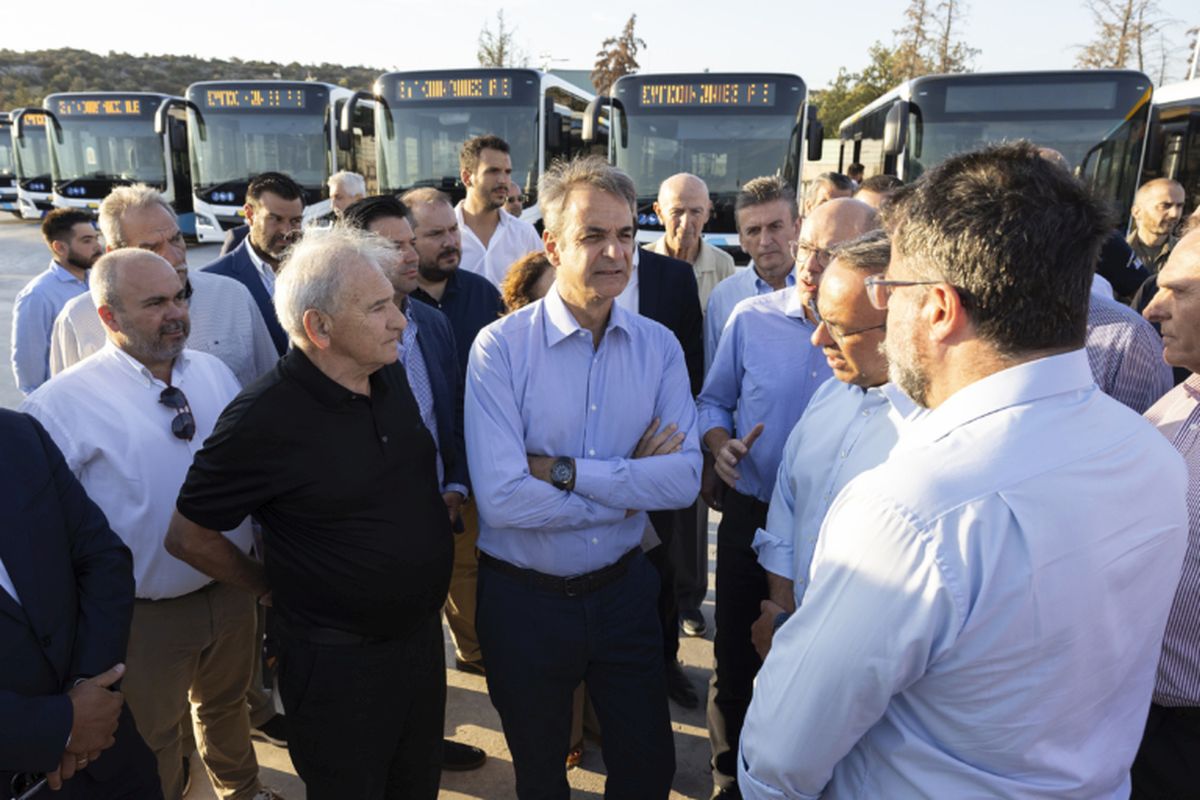 Στο αμαξοστάσιο του ΟΑΣΑ ο Κυριάκος Μητσοτάκης Πηγη: Γραφείο Τύπου Πρωθυπουργού